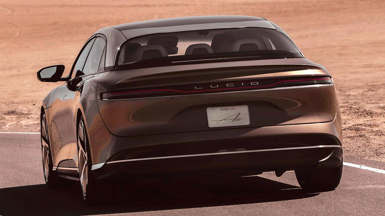 Ο αντίπαλος του Tesla διαλύει τα ρεκόρ